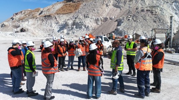 foto_0000003320250513164232_800x450_-visita_estudiantes_ing_civil_en_minas