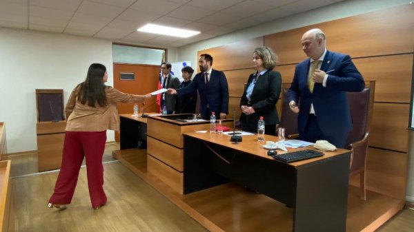 foto_0000005320250502102557_800x450_-_galeria_primera_doctora_ucen_2025_8