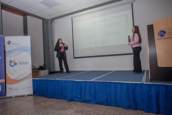 foto_0000005720241004093735_Seminario_Investiga_Ucen_8