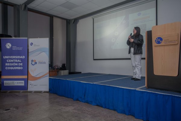 foto_0000006820241004093735_Seminario_Investiga_Ucen_7