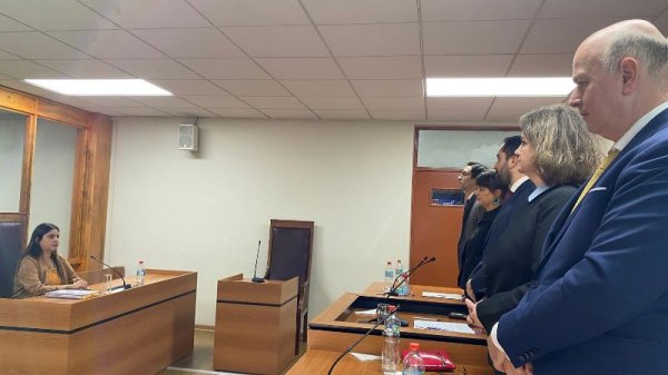 foto_0000007020250502102557_800x450_-_galeria_primera_doctora_ucen_2025_7