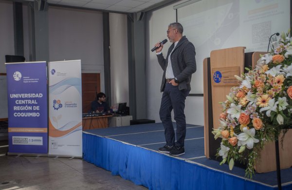 foto_0000007420241004093735_Seminario_Investiga_Ucen_6