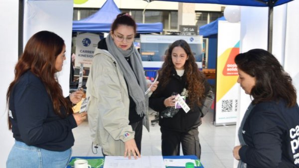 foto_0000011520250513092414_800x450_-_4ta_feria_trabajo_social_2025_4