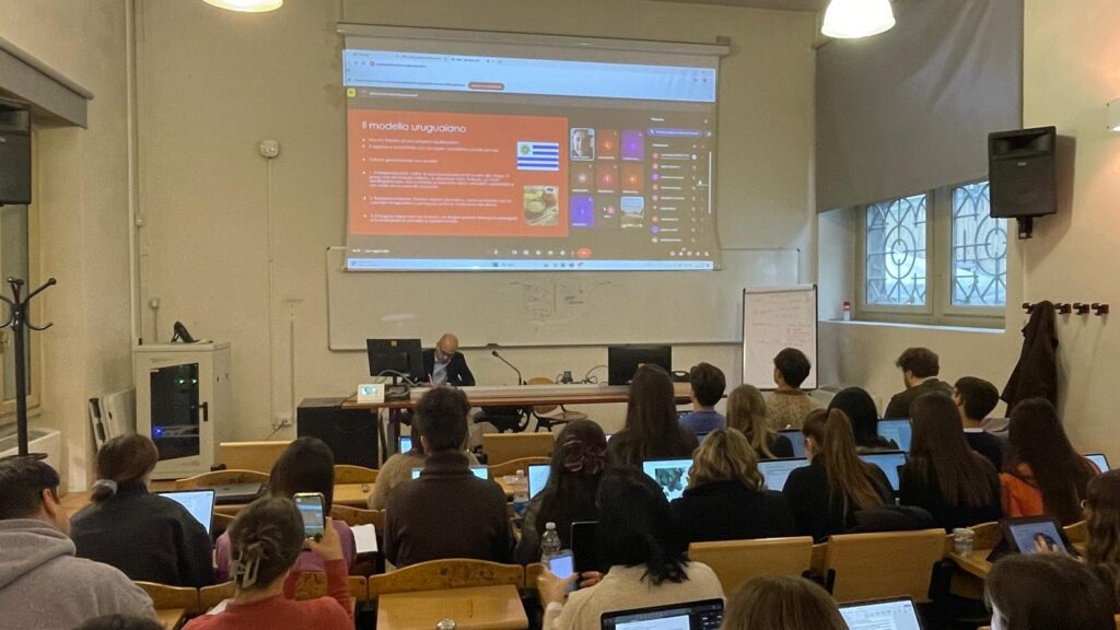 Profesro Silvio Cuneo dica clase en la Universitá degli Studi di Brescia