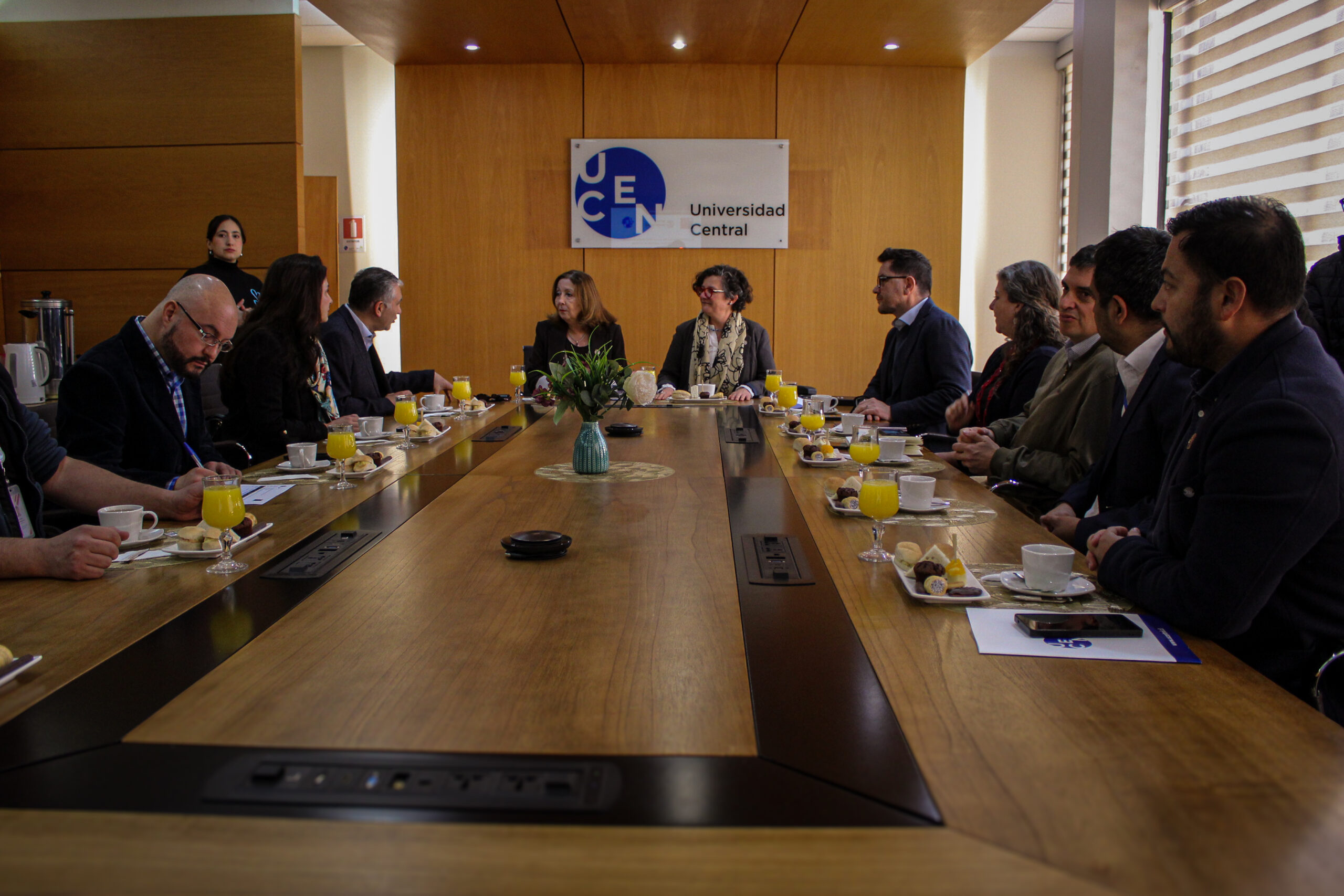 VRIIP e Instituto Traumatológico fortalecieron alianza para impulsar investigación e innovación en salud