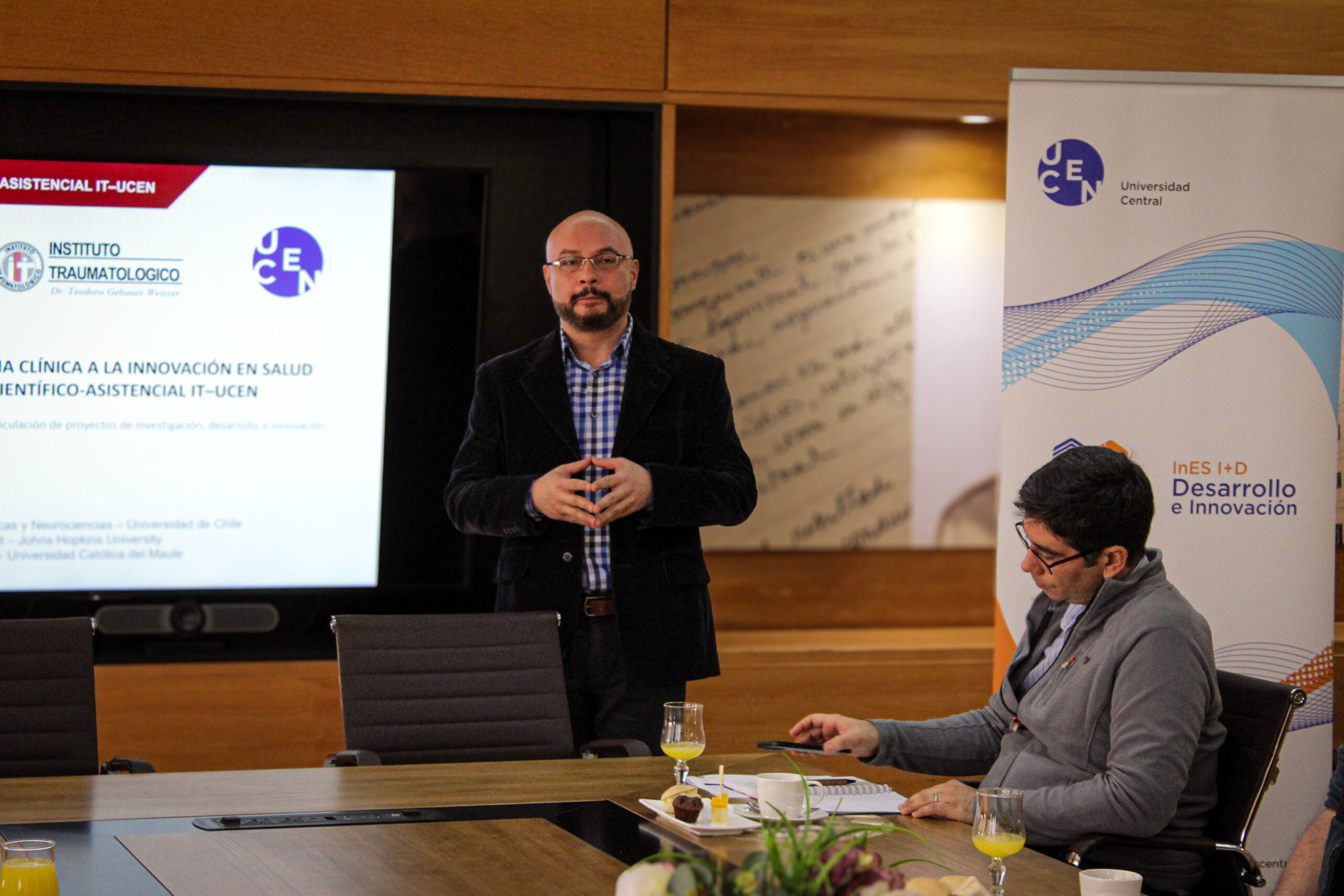 VRIIP e Instituto Traumatológico fortalecieron alianza para impulsar investigación e innovación en salud