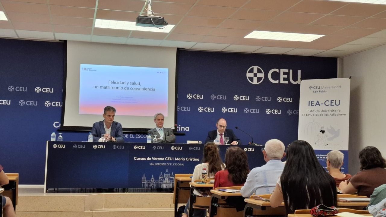 Fernando Lolas llevó la reflexión sobre salud mental de la U. Central a encuentro iberoamericano en Madrid