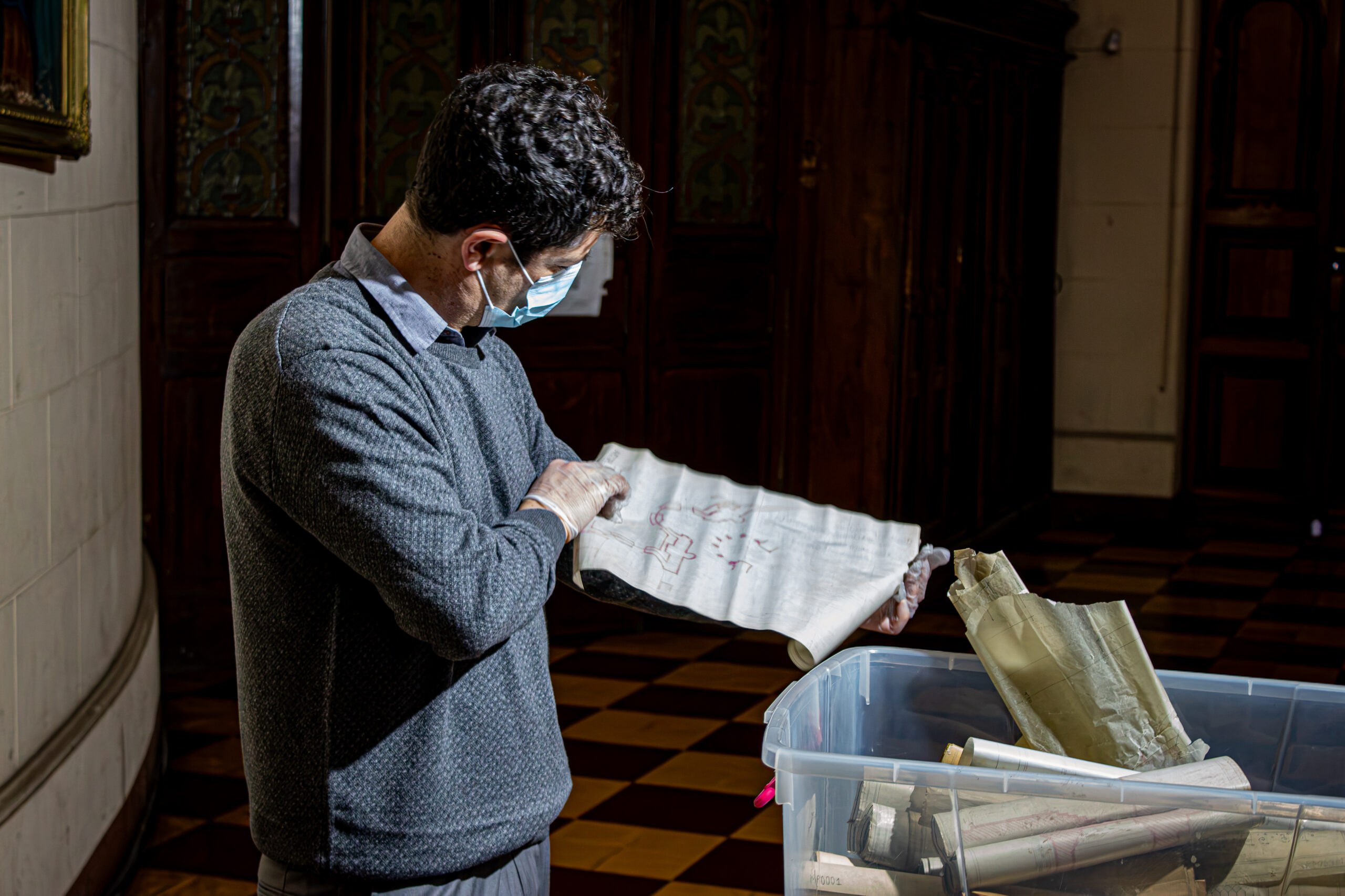 Comenzó el traslado de los planos originales de la Basílica de los Sacramentinos a CENFOTO para su digitalización
