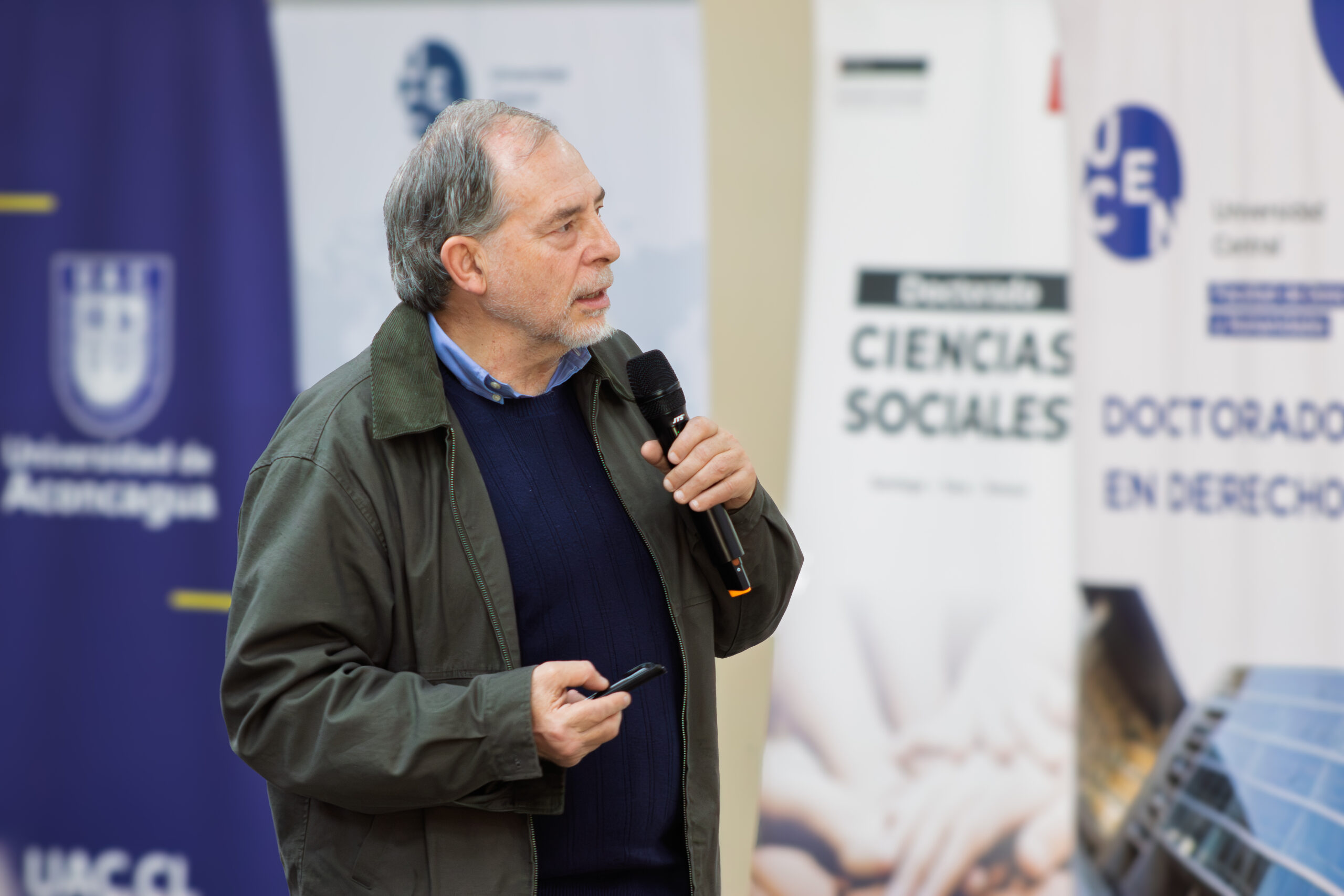 CISCE reunió a especialistas de Chile y Francia en seminario sobre IA y grupos vulnerables