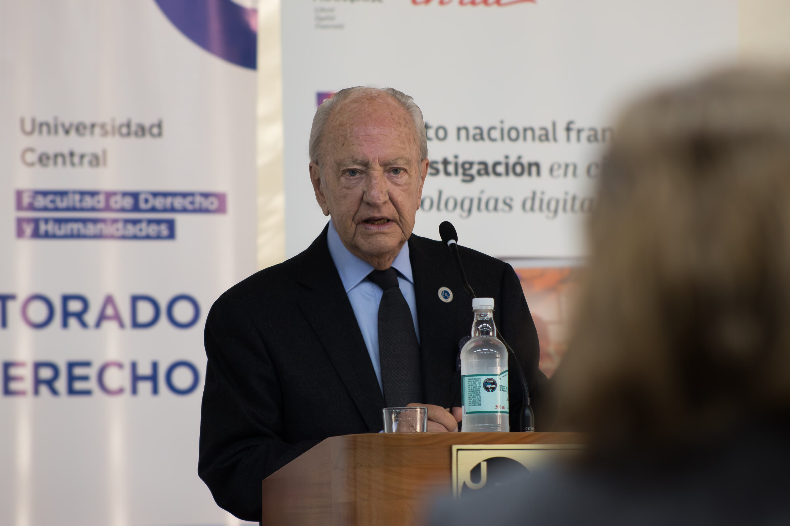CISCE reunió a especialistas de Chile y Francia en seminario sobre IA y grupos vulnerables