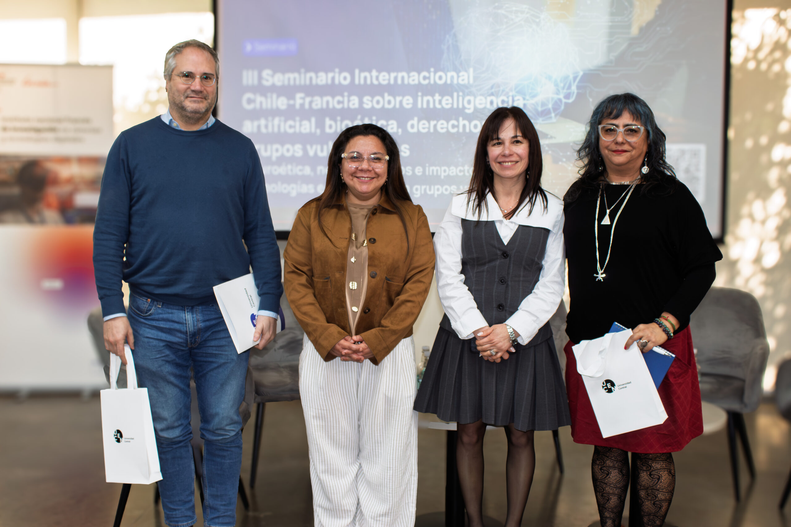 CISCE reunió a especialistas de Chile y Francia en seminario sobre IA y grupos vulnerables