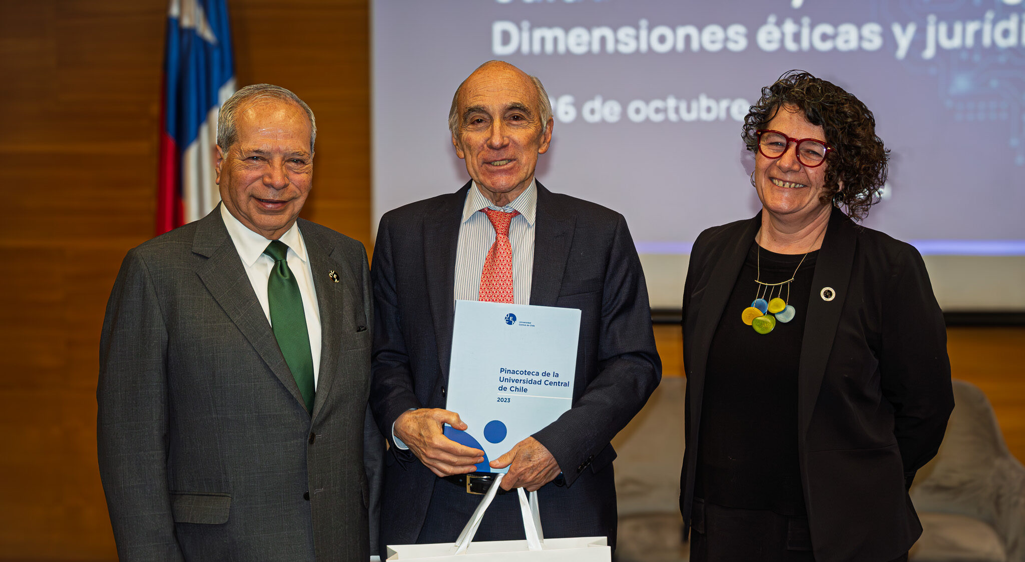U. central abordó los desafíos éticos y jurídicos de las tecnologías en salud mental