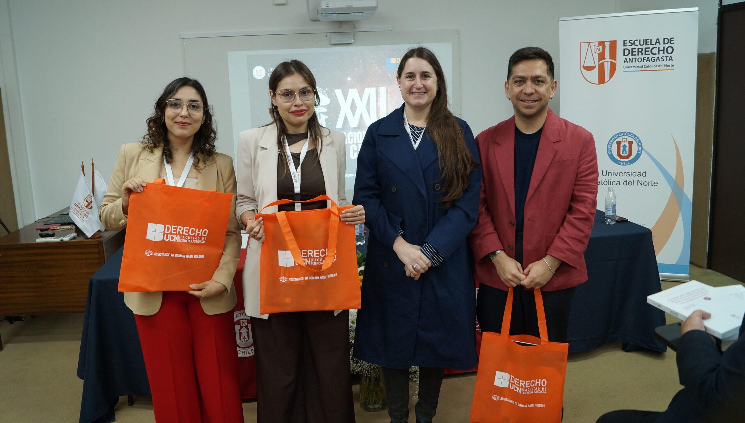 Académicos de la U. Central presentan investigaciones sobre abuso patrimonial y prescripción
