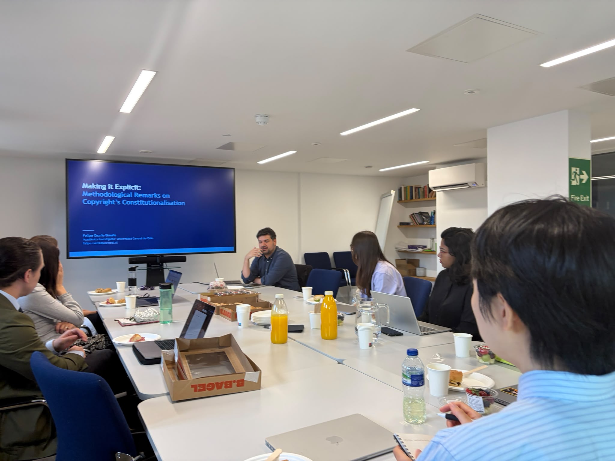 Académico U. central presenta en Londres investigación sobre derecho de autor y derechos fundamentales